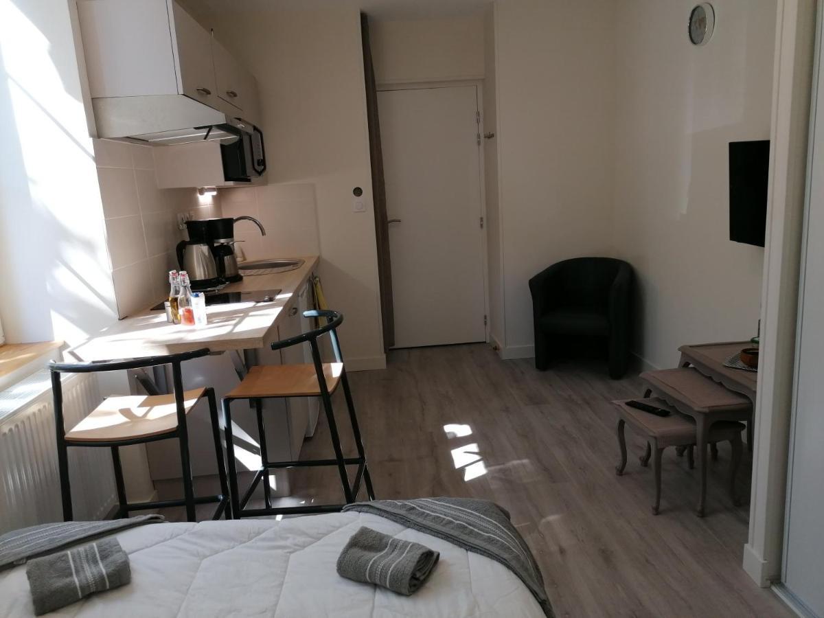 Hotel Entre Les 2 Roches Prisse Exterior photo